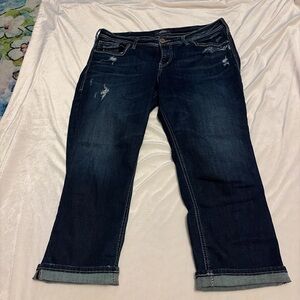 Silver Jeans Women's Distressed Dark Blue Suki Capri Jeans